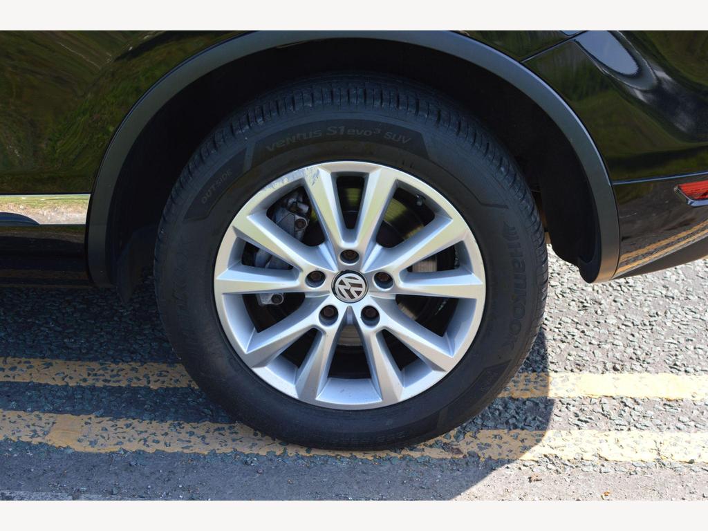 Volkswagen Touareg - Image 28